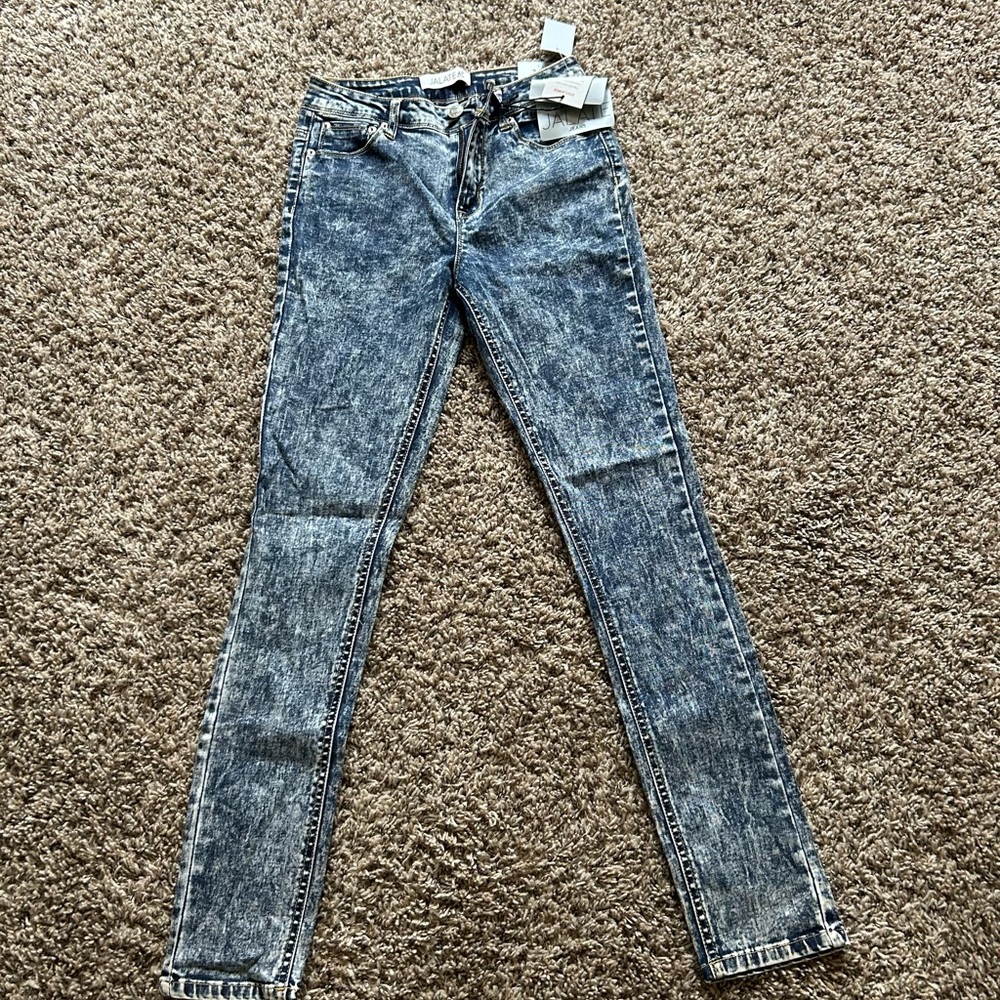 Charlotte Russe Blue Skinny Jeans with Vintage-Inspired Acid Wash